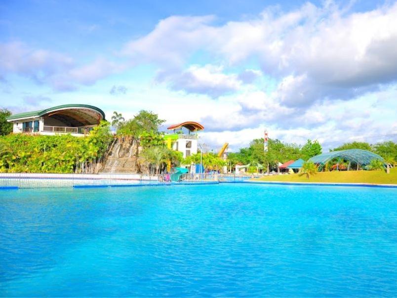 Club Manila East Taytay Lägenhet Exteriör bild